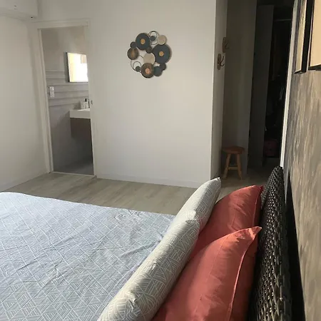 Contemporary House Between Perigueux And Brantome Villa *